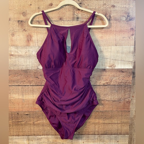 Ellen Tracy Tummy Tuck One Piece Swimsuit - Picture 1 of 4